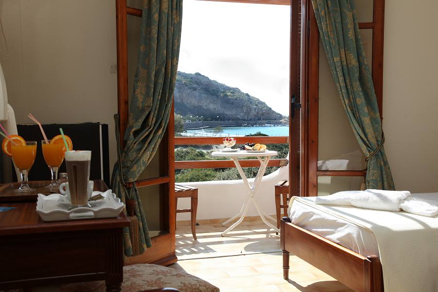 Room at Syros Hotel Maistrali
